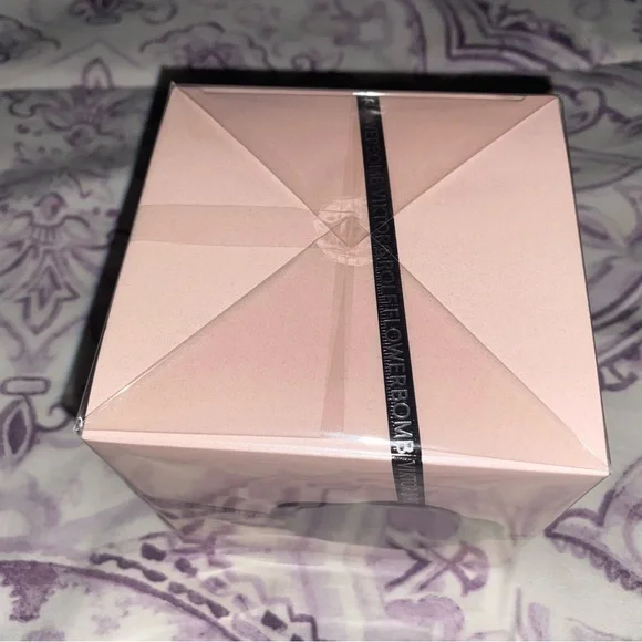 ✨Viktor & Rolf - Flowerbomb for Women 1.7oz - NWT✨ - Picture 7 of 14